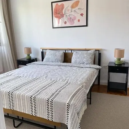 Central Apartment *