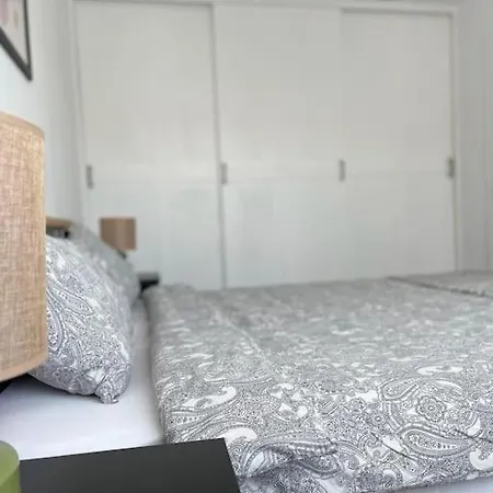 Central Apartment *